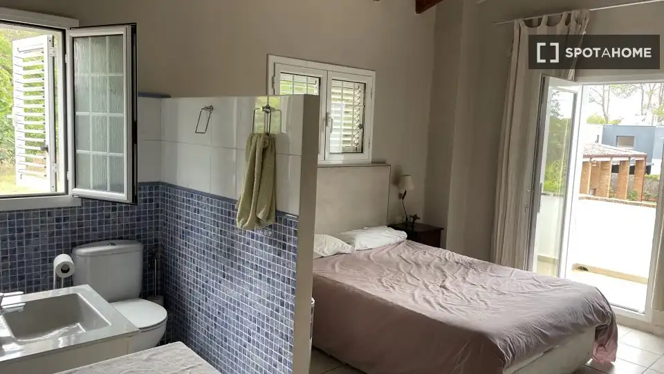 Habitación de Piso de alquiler en Sant Cugat del Vallès con Aire acondicionado, Calefacción y Amueblado