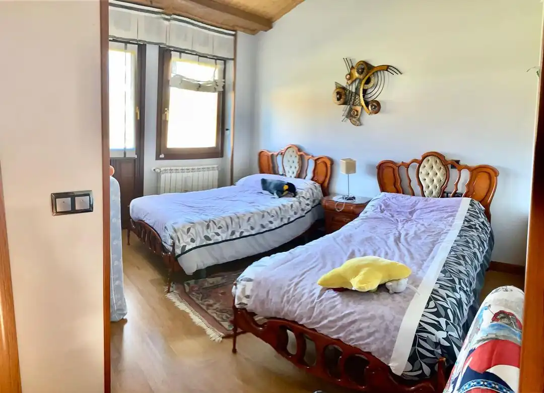 Dormitori de Casa o xalet en venda en Vitoria - Gasteiz amb Calefacció, Jardí privat i Terrassa