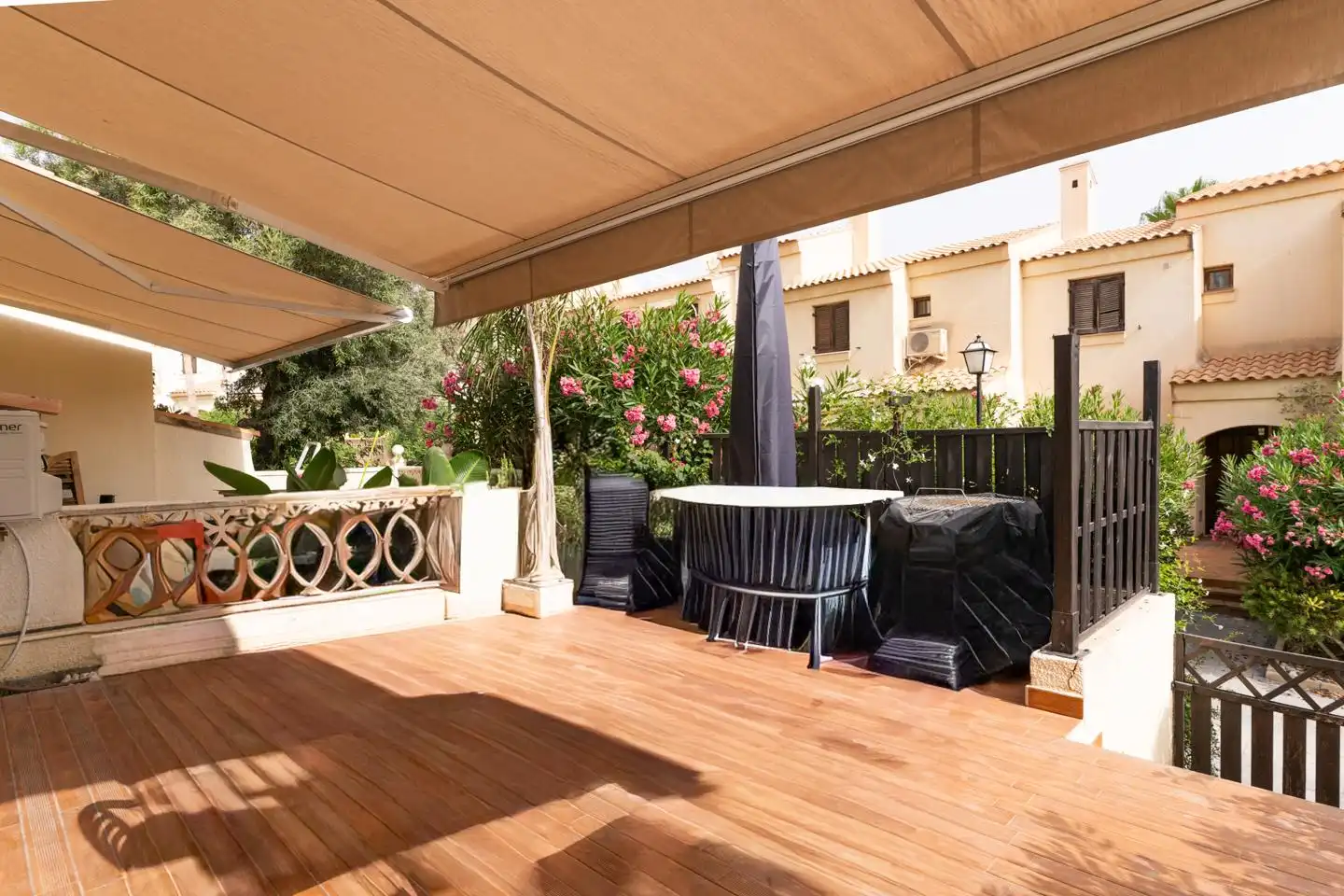 Terrace of Detached homes for sale in Santa Pola  with Air Conditioner, Private garden and Parquet flooring