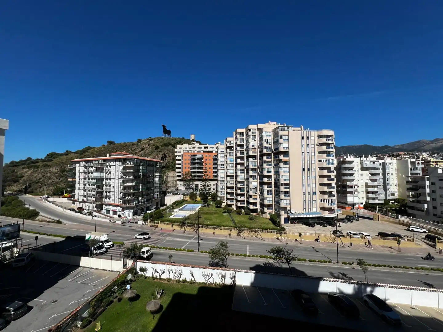 Vista exterior de Apartament en venda en Fuengirola amb Aire condicionat, Terrassa i Piscina comunitària