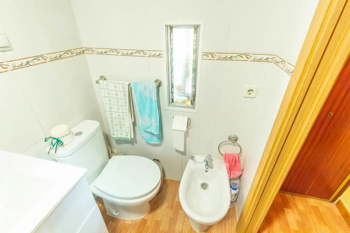 Bathroom of Flat for sale in Madrid  with Air Conditioner, Heating and Furnished