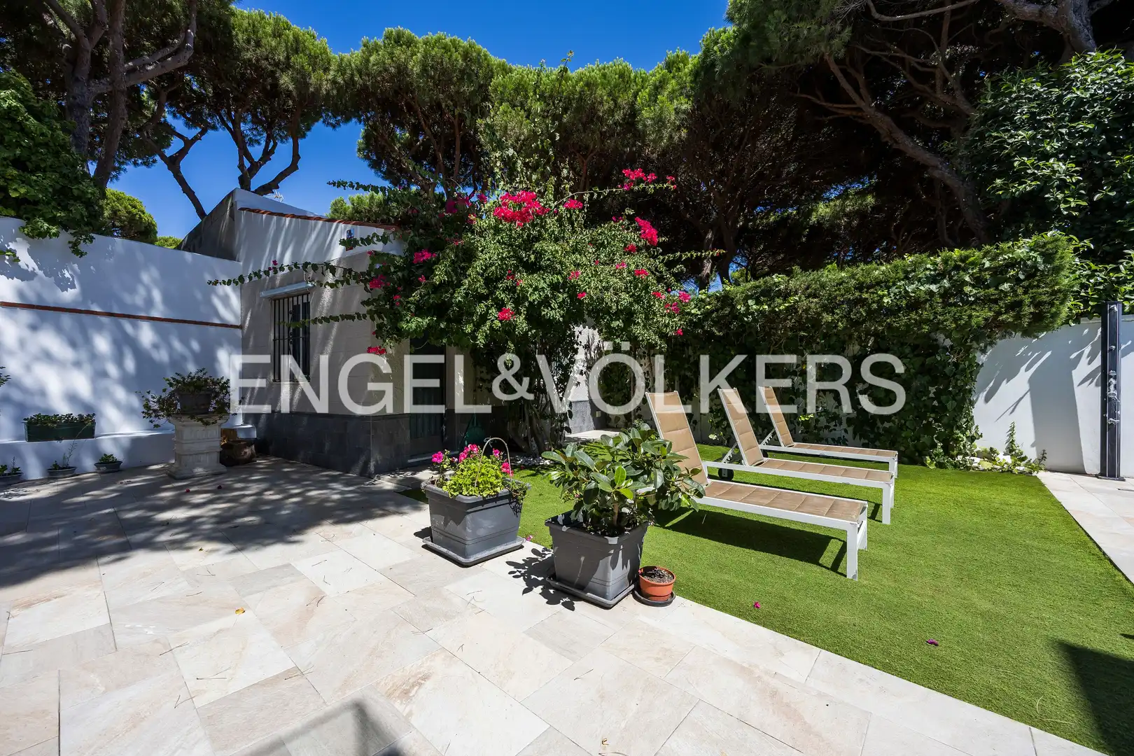 Terrassa de Casa o xalet en venda en Chiclana de la Frontera amb Aire condicionat, Calefacció i Jardí privat