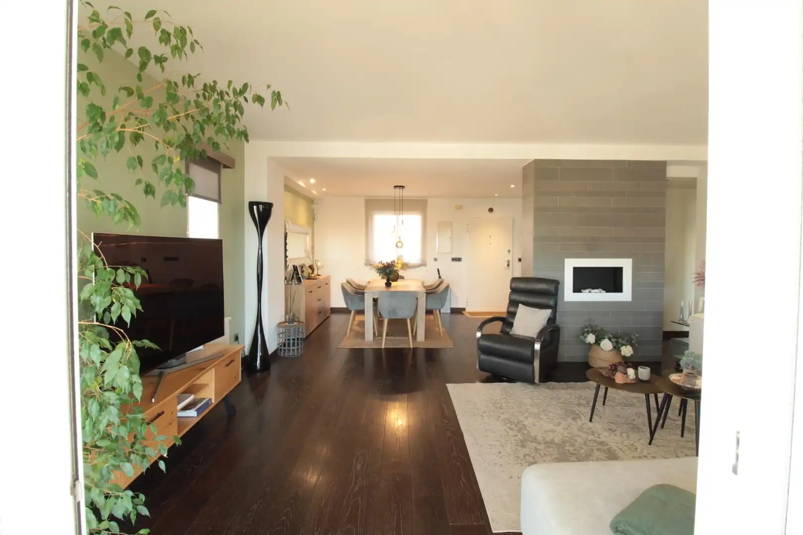 Sala d'estar de Casa o xalet en venda en Alzira amb Aire condicionat, Jardí privat i Parquet