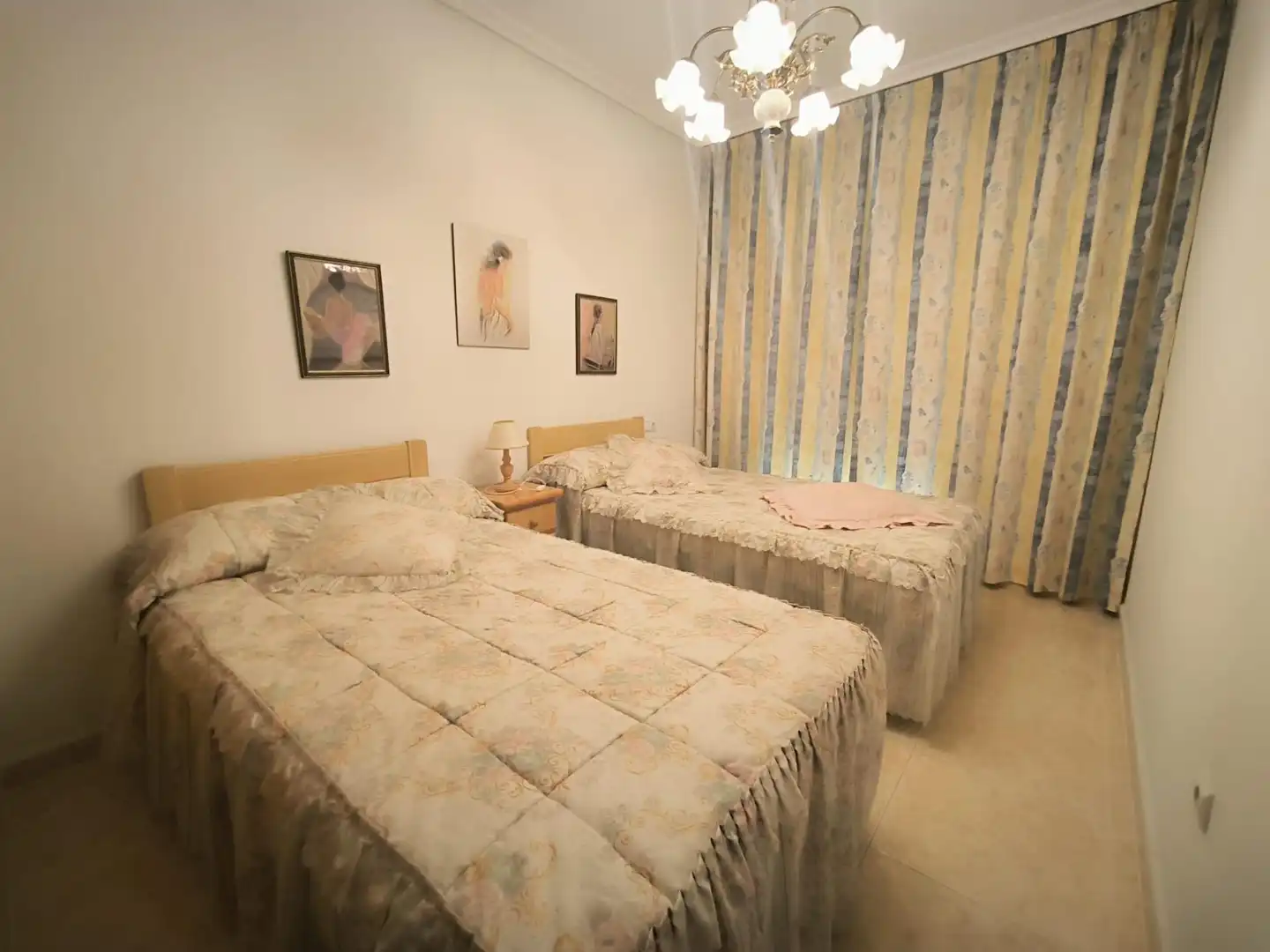 Dormitori de Apartament en venda en Torrevieja amb Aire condicionat i Balcó