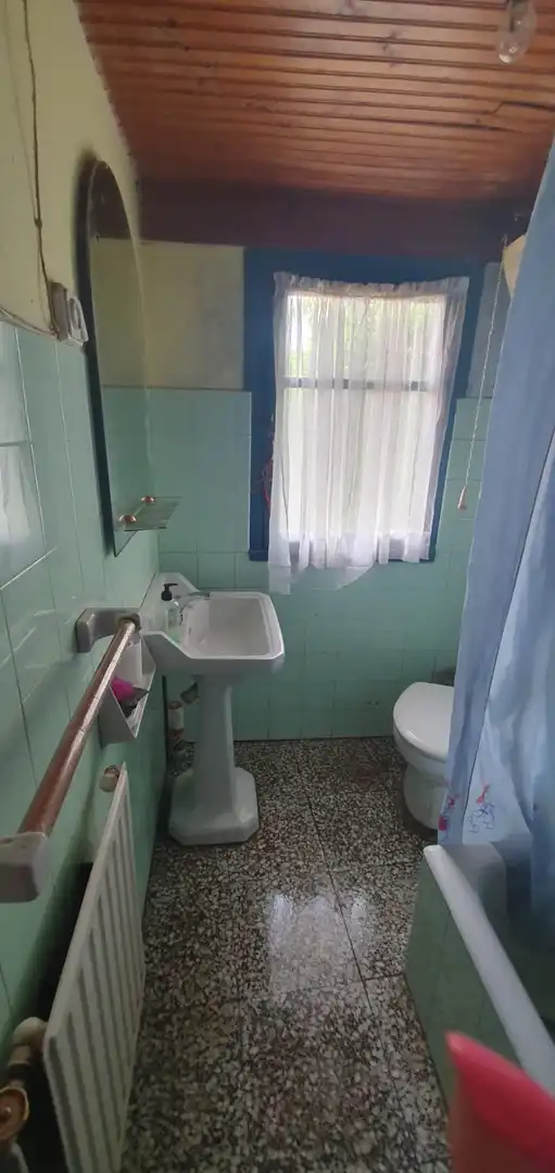Badezimmer von Country house zum Verkauf in Parres mit Heizung, Privatgarten und Möbliert