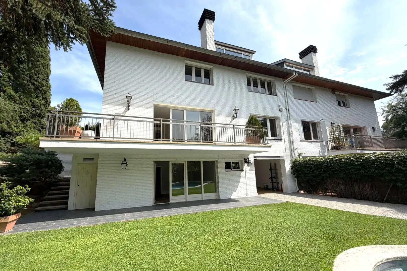 Vista exterior de Casa o chalet de alquiler en Sant Cugat del Vallès con Aire acondicionado, Calefacción y Jardín privado