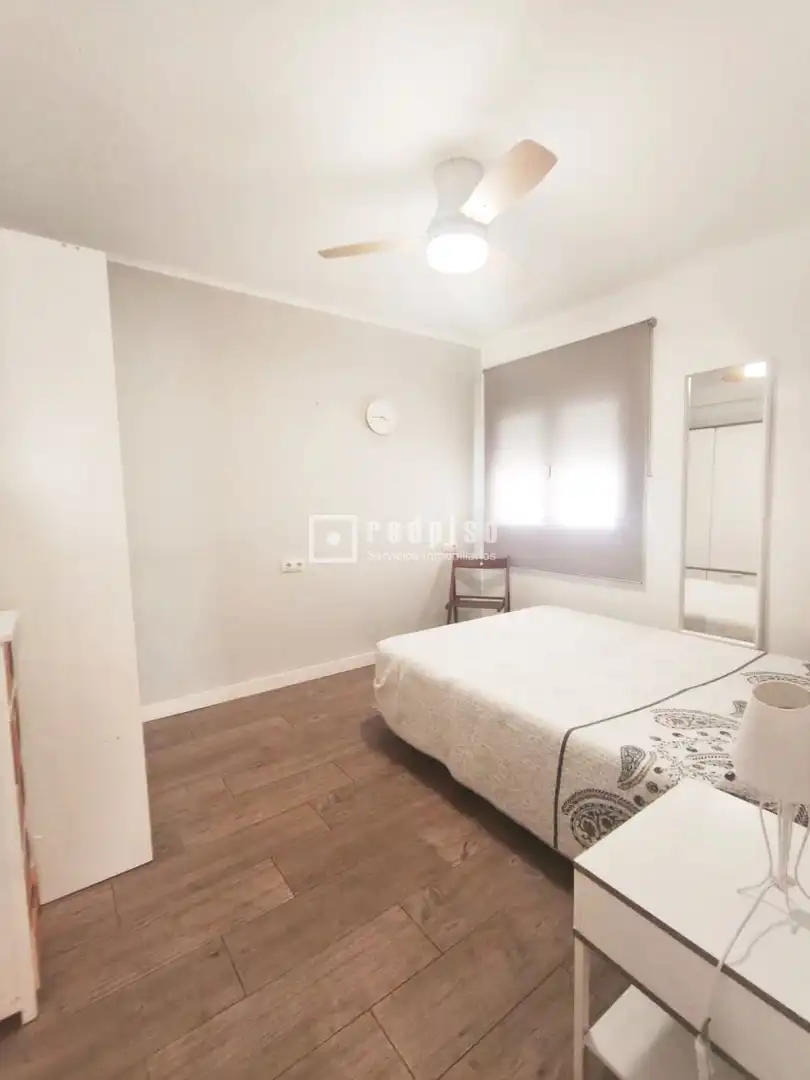 Schlafzimmer von Wohnung zur Miete in Málaga mit Klimaanlage und Parkett