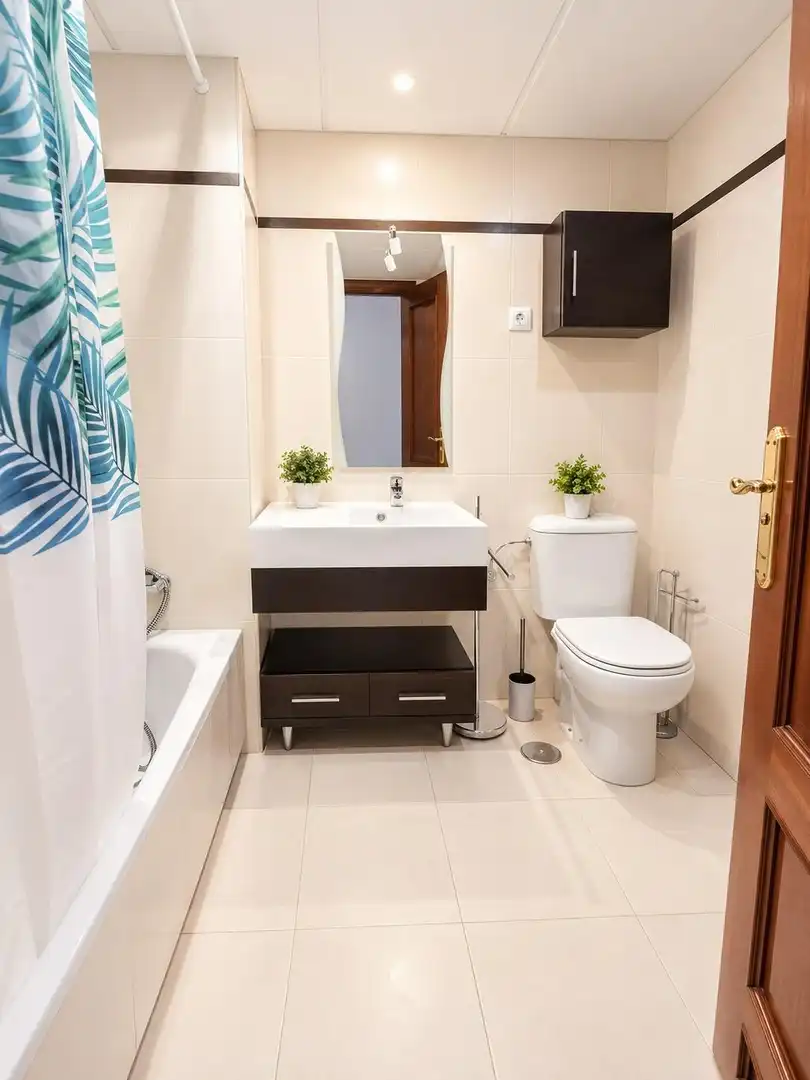 Badezimmer von Dachboden zur Miete in Málaga mit Klimaanlage, Privatgarten und Terrasse