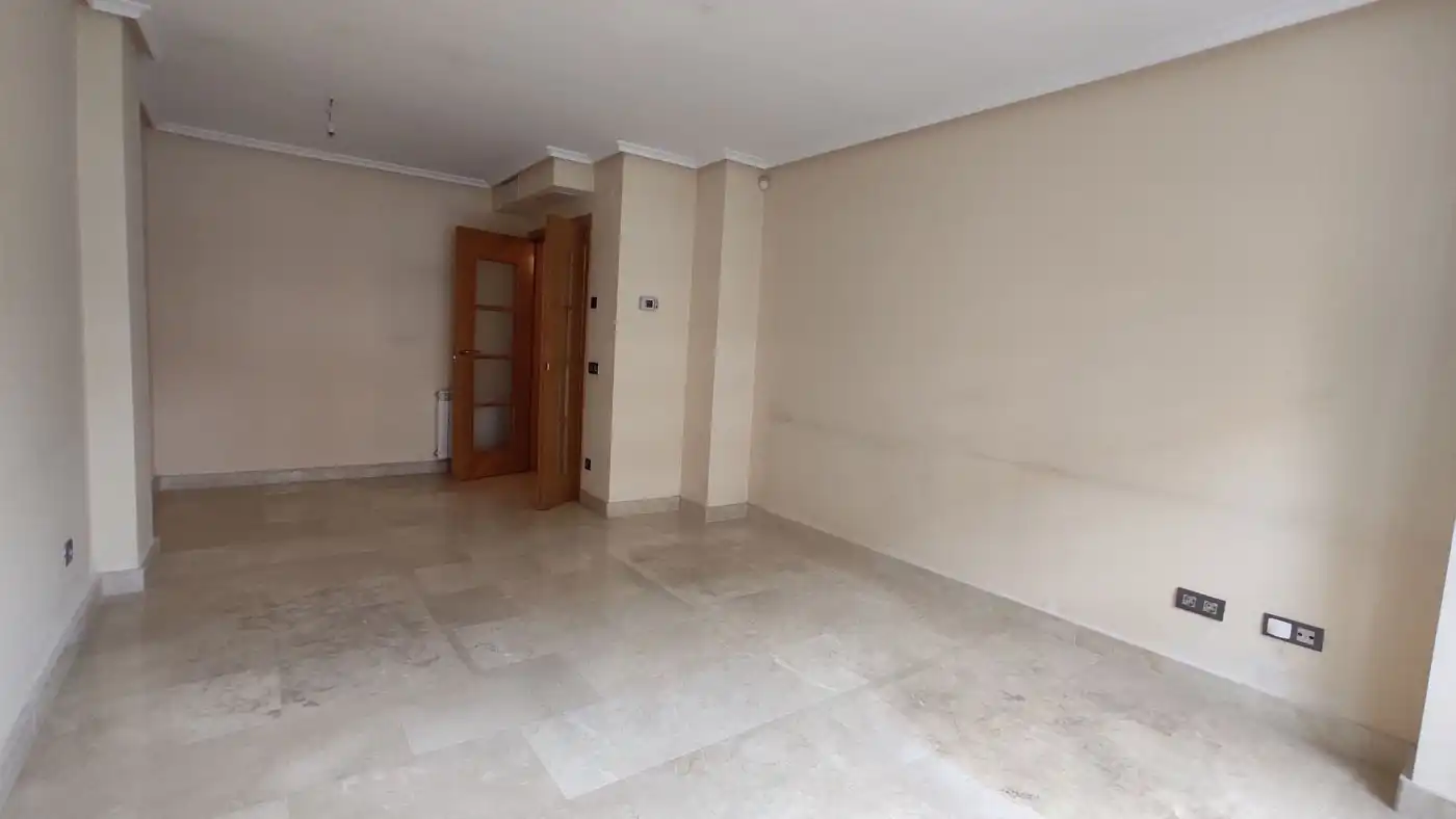 Büro zur Miete in Villa de Prado