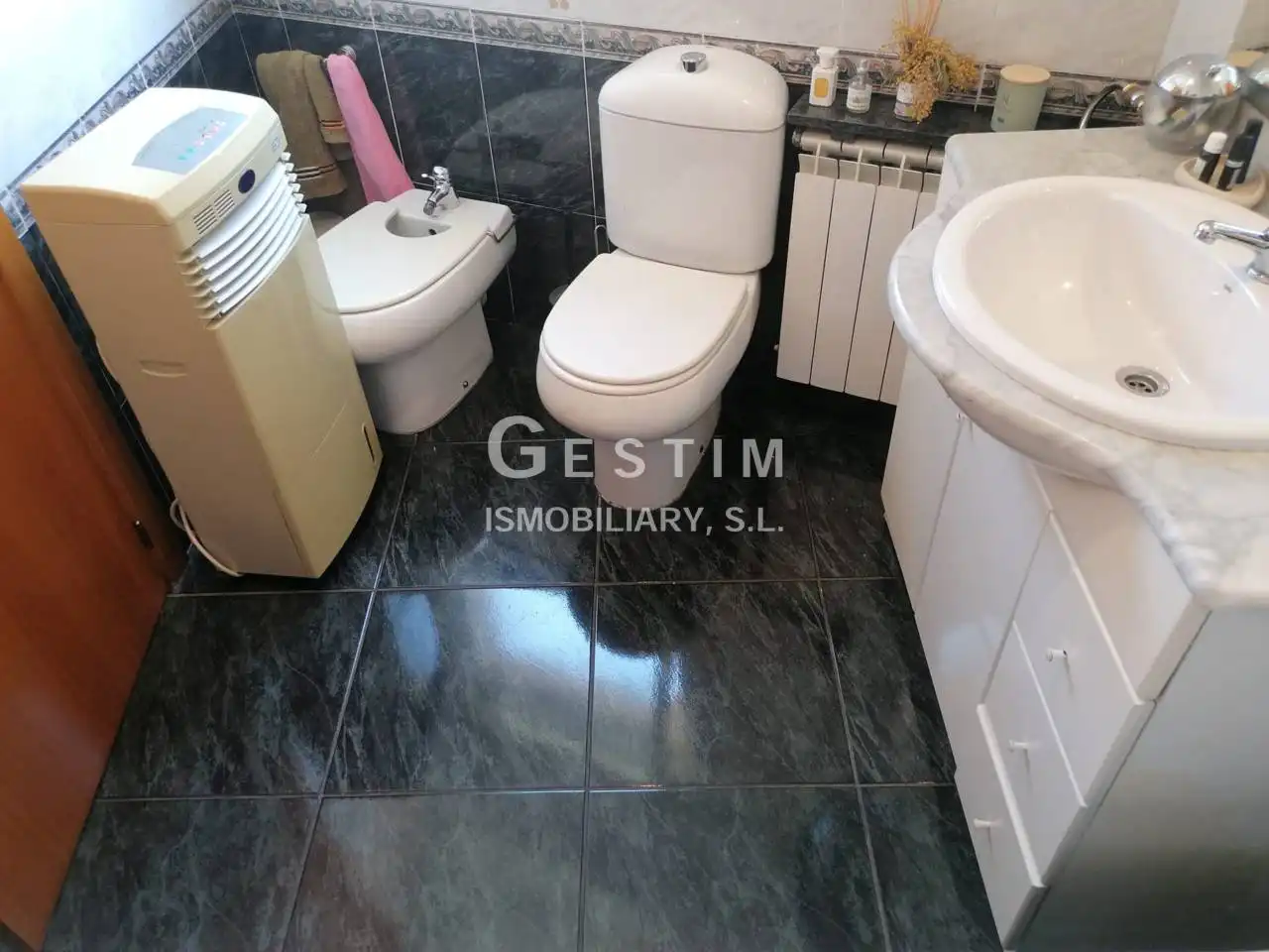 Baño de Piso en venta en Manlleu con Calefacción, Terraza y Balcón