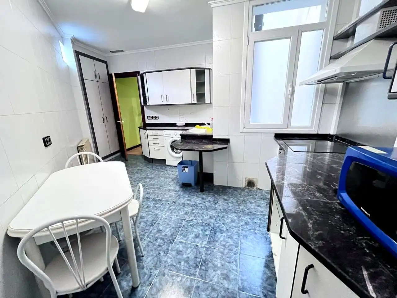 Cocina de Piso en venta en Vitoria - Gasteiz con Calefacción, Trastero y Amueblado
