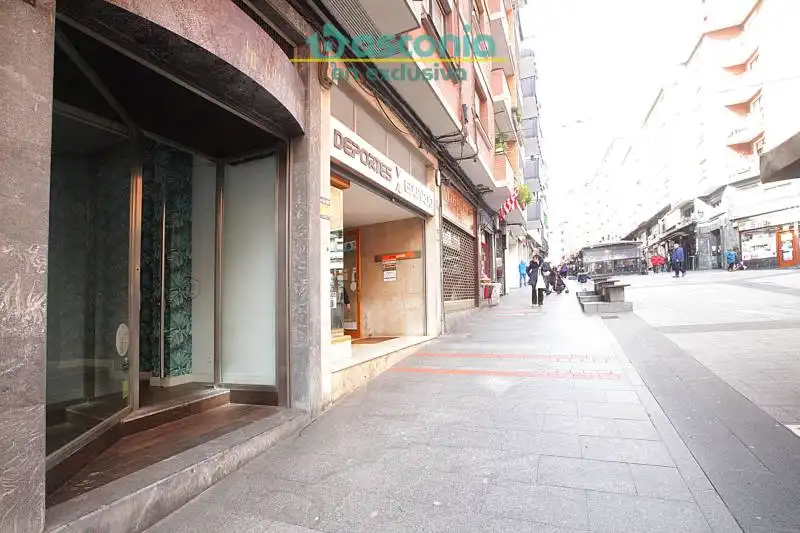 Vista exterior de Local de alquiler en Basauri  con Aire acondicionado, Calefacción y Amueblado