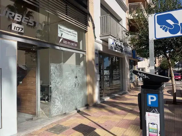 Gewerbefläche zum Verkauf in Carrer del 25 d'Abril, imagen 2