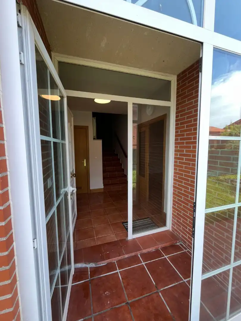 Casa adosada en venda en Renedo de Esgueva amb Calefacció, Jardí privat i Parquet