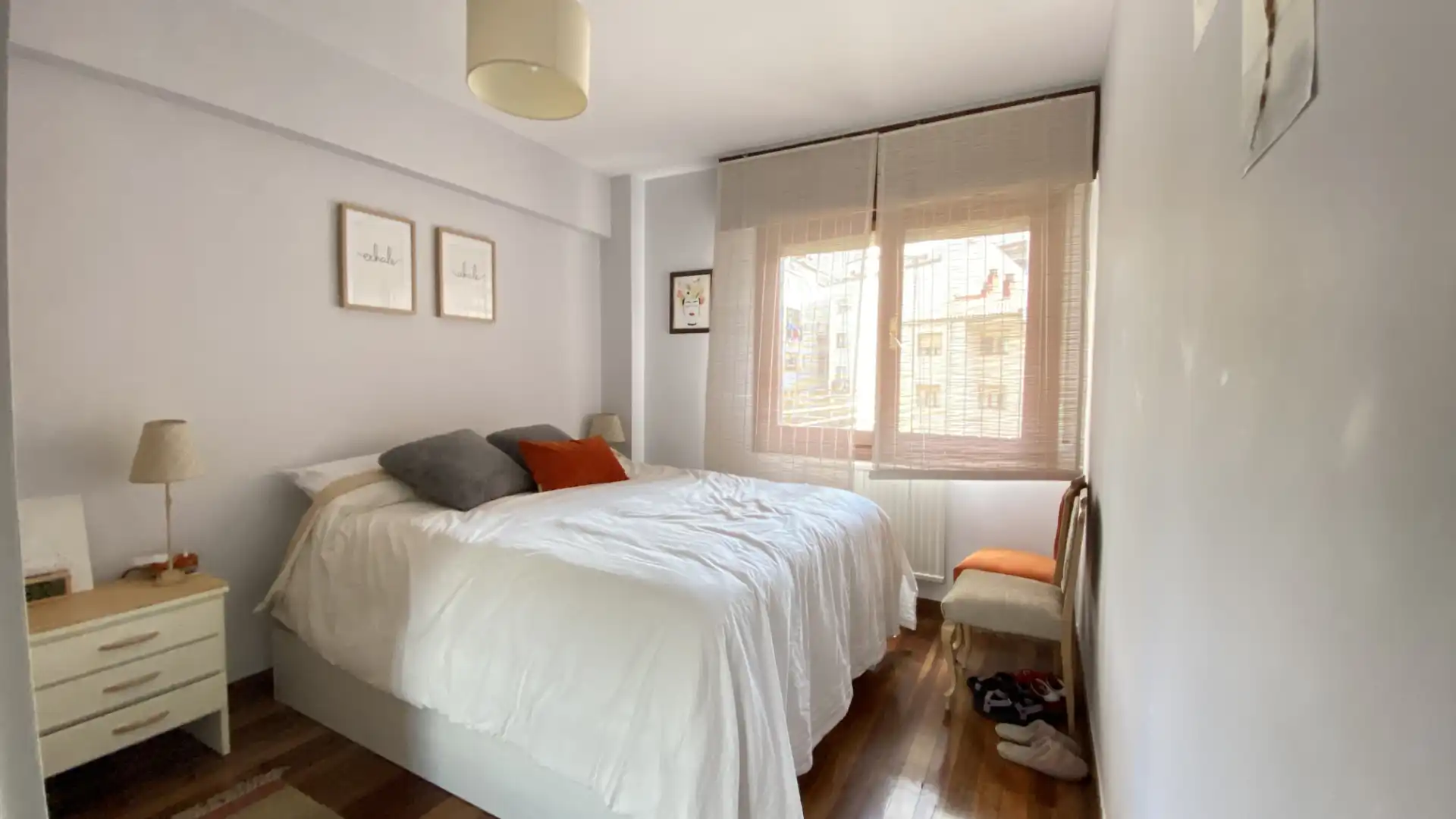 Habitación de Piso en venta en Bilbao  con Calefacción, Terraza y Balcón