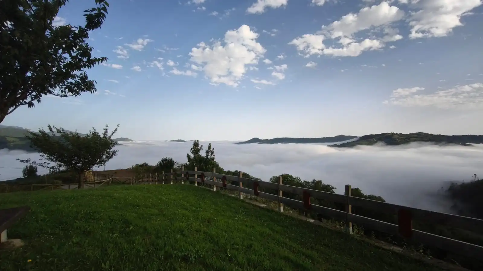 Jardí de Casa o xalet en venda en Mieres (Asturias) amb Jardí privat, Terrassa i Traster