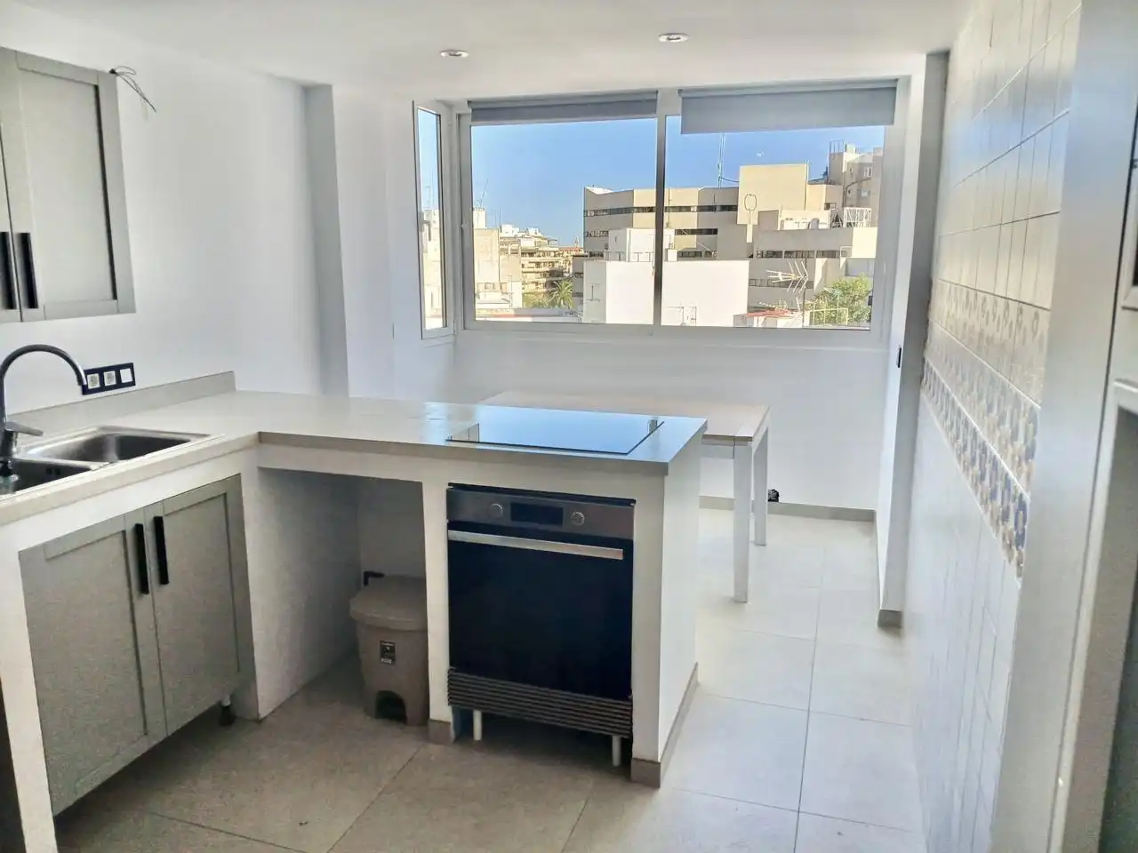 Kitchen of Flat for rent in  Palma de Mallorca  with Air Conditioner and Balcony