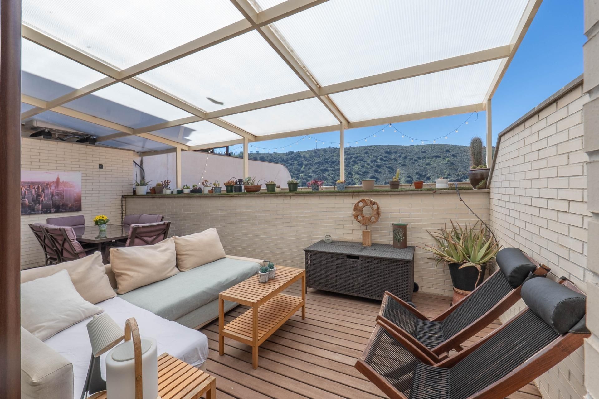 Casa adosada en venta en Calle Calle Rauda, Crta. De la Sierra  , Genil