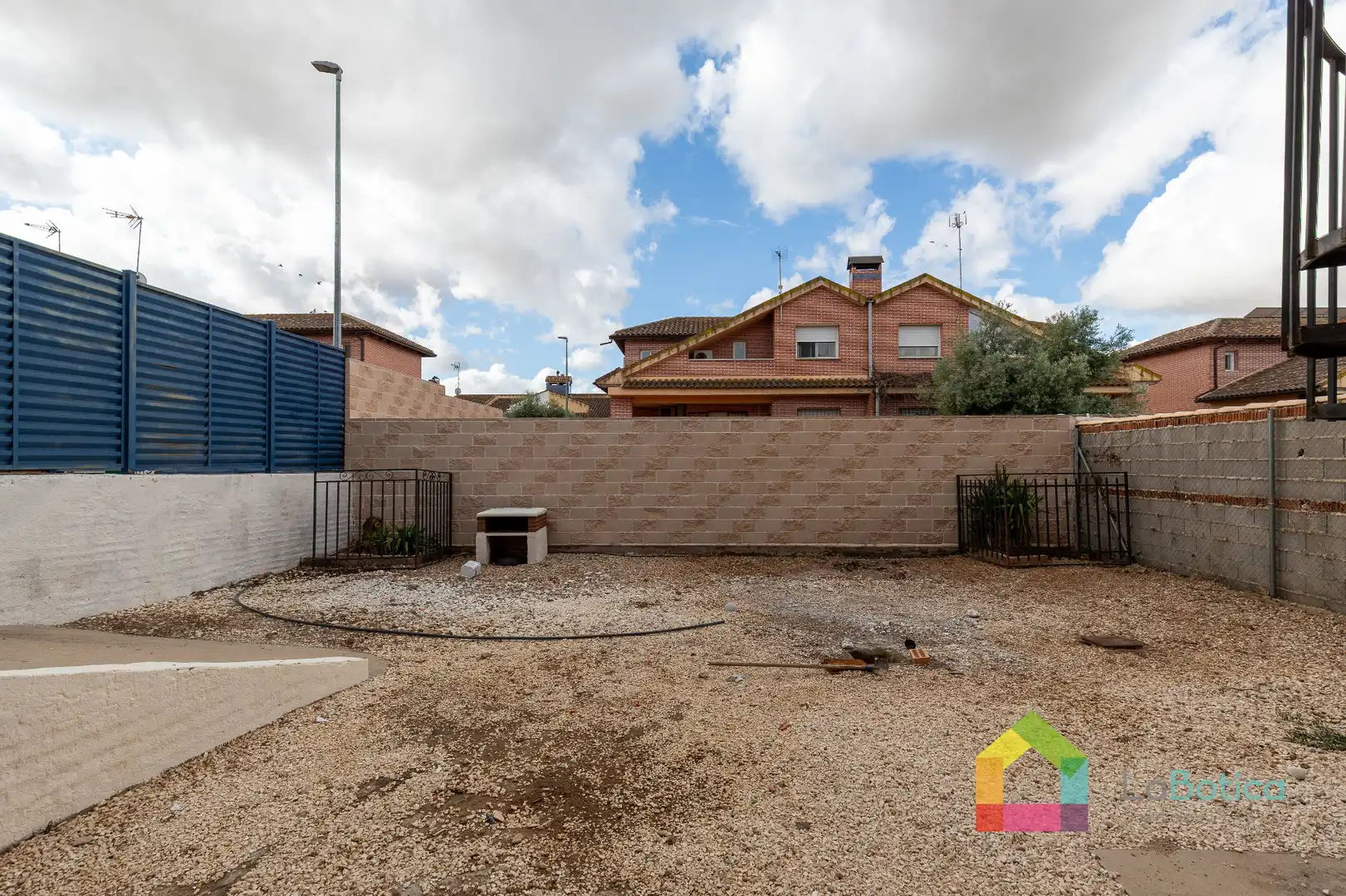 Jardín de Casa adosada en venta en Burguillos de Toledo con Calefacción, Jardín privado y Terraza