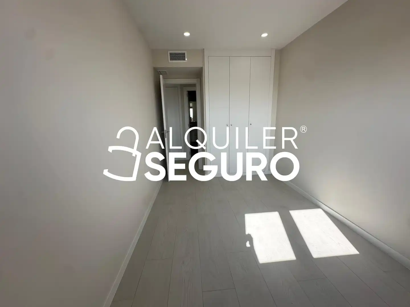 Habitación de Piso de alquiler en Valencia con Aire acondicionado, Terraza y Trastero