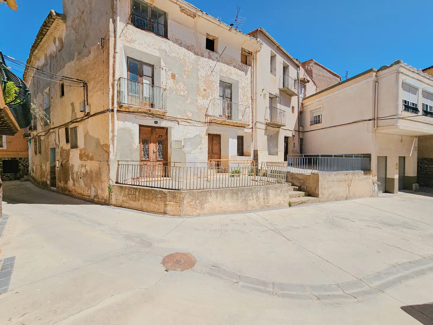 Vista exterior de Casa o xalet en venda en Brea de Aragón amb Balcó