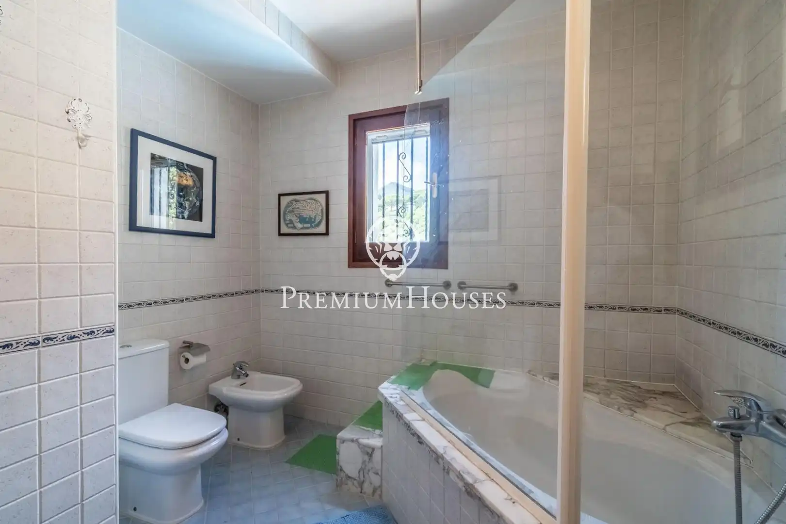 Bany de Casa o xalet en venda en Arenys de Munt amb Calefacció, Jardí privat i Terrassa
