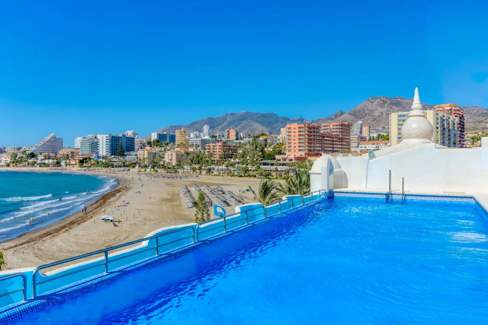 Piscina de Apartamento en venta en Benalmádena con Aire acondicionado, Calefacción y Terraza