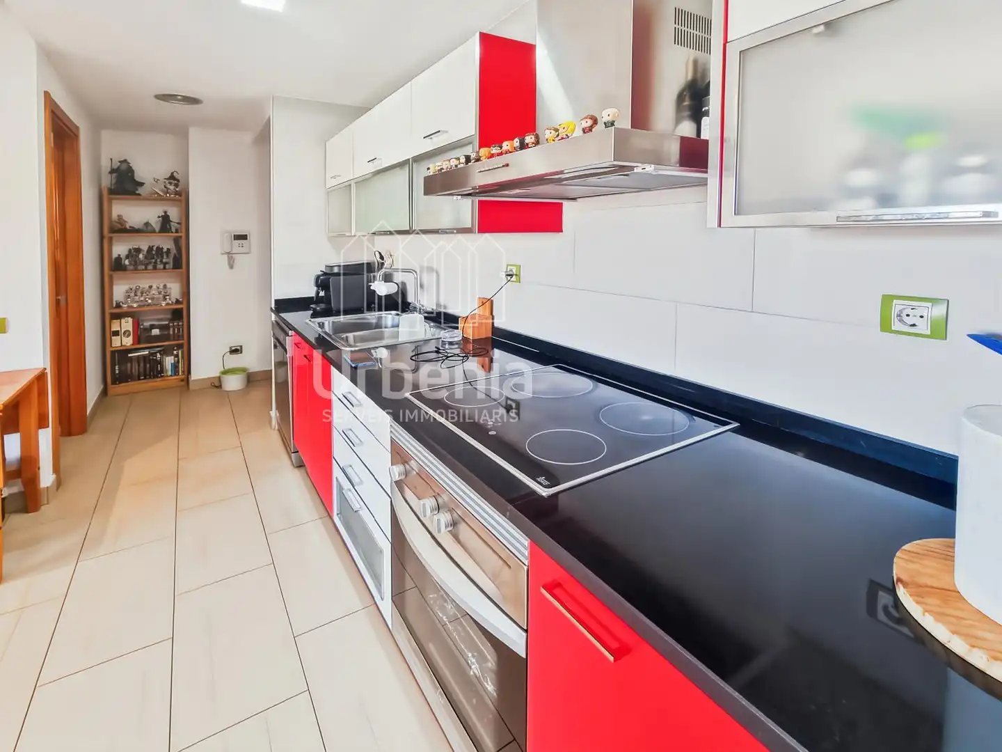 Küche von Wohnung zum Verkauf in Mataró mit Klimaanlage, Terrasse und Abstellraum