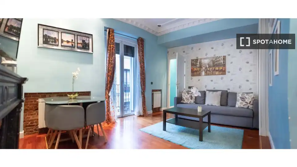 Flat with terrace to rent in Centro