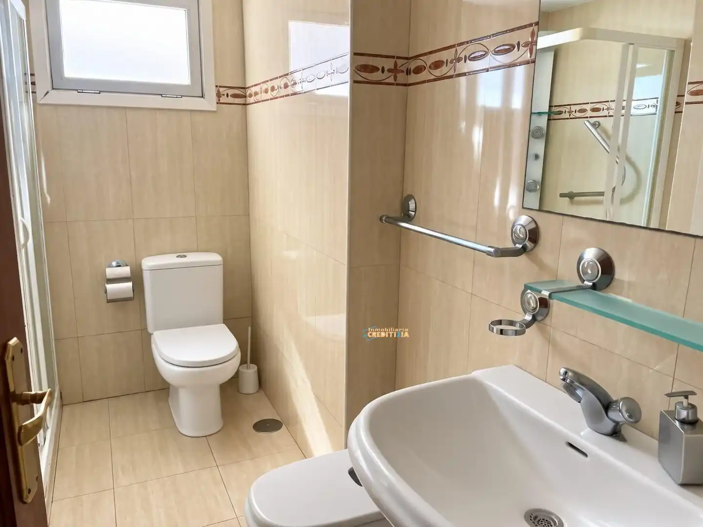 Bany de Pis en venda en Vigo  amb Calefacció, Parquet i Traster