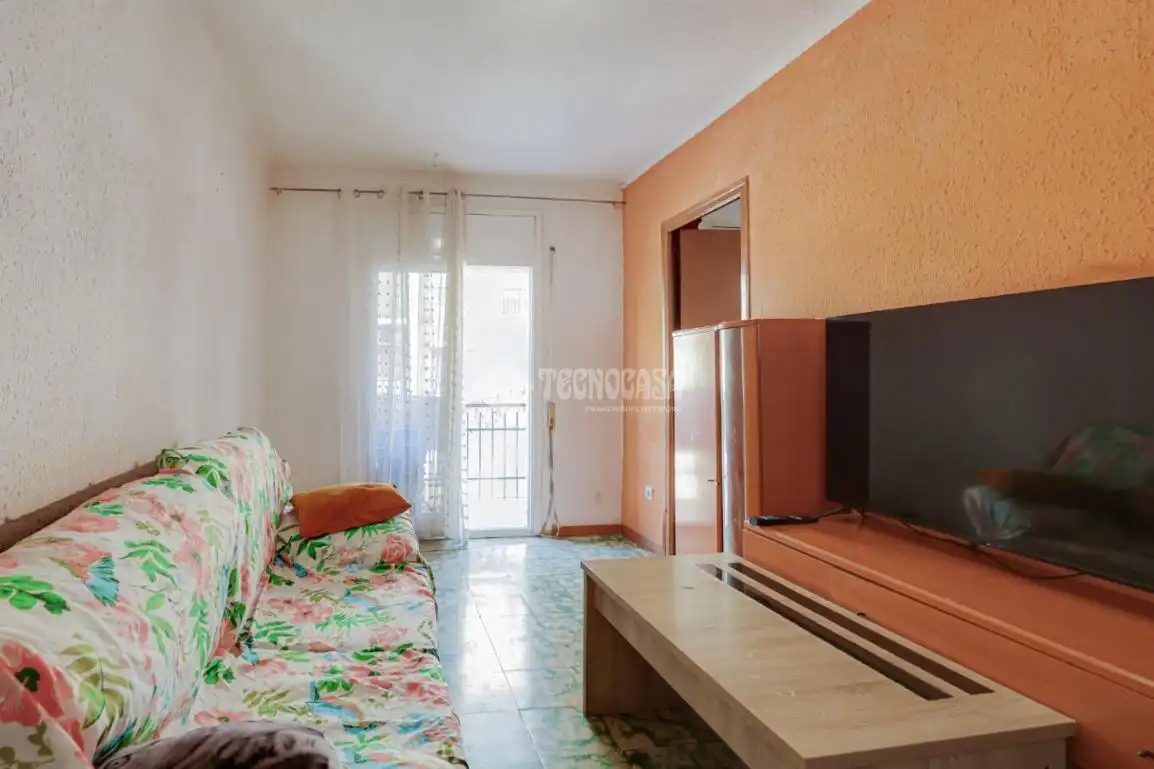 Bedroom of Flat for sale in Badalona