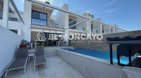 Foto 2 de Casa adosada en venta en Calle Rosalia de Castro, Rojales, Alicante