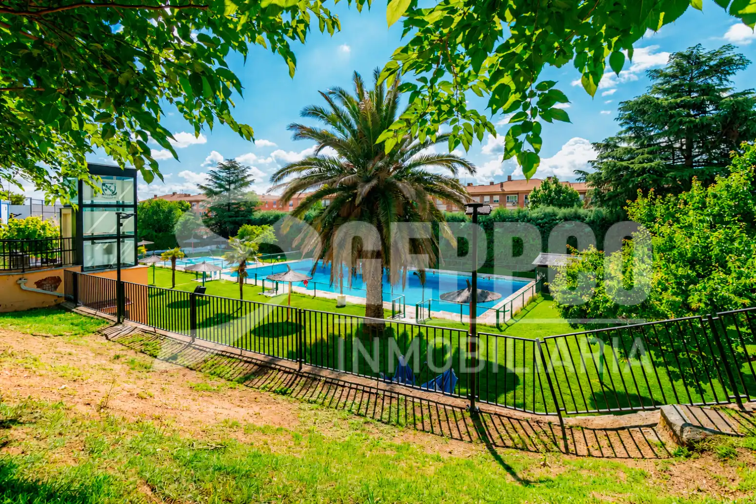 Piscina de Piso en venta en Azuqueca de Henares con Calefacción