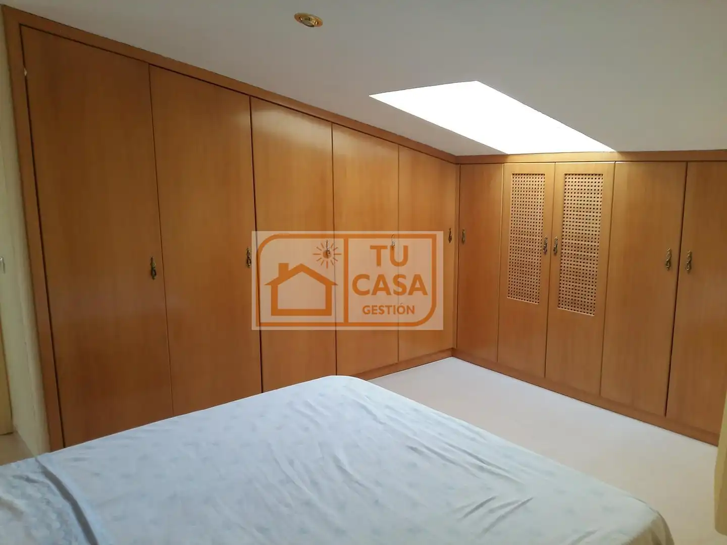 Schlafzimmer von Wohnung zur Miete in Cáceres mit Klimaanlage, Heizung und Möbliert