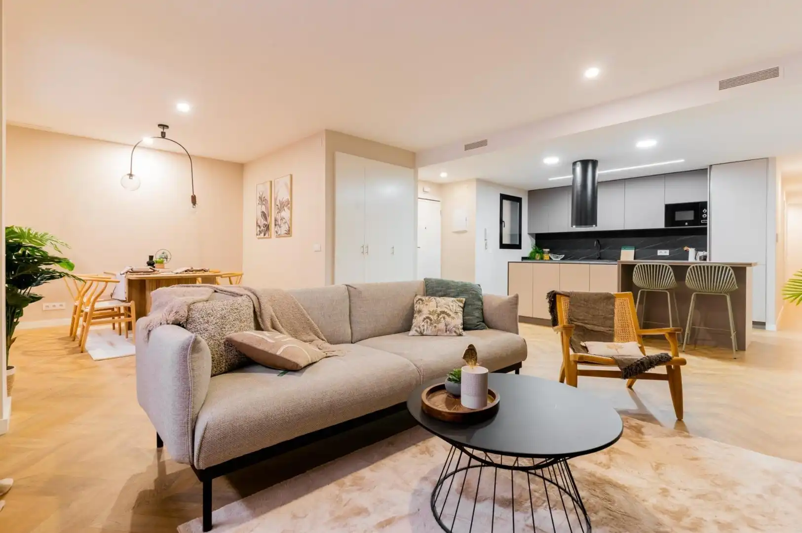 Living room of Flat for rent in Valencia  with Air Conditioner, Heating and Storage room