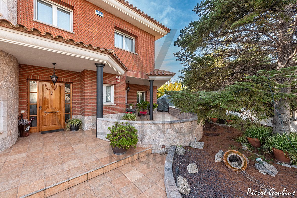Exterior view of House or chalet for sale in Castellvell del Camp  with Air Conditioner, Heating and Private garden
