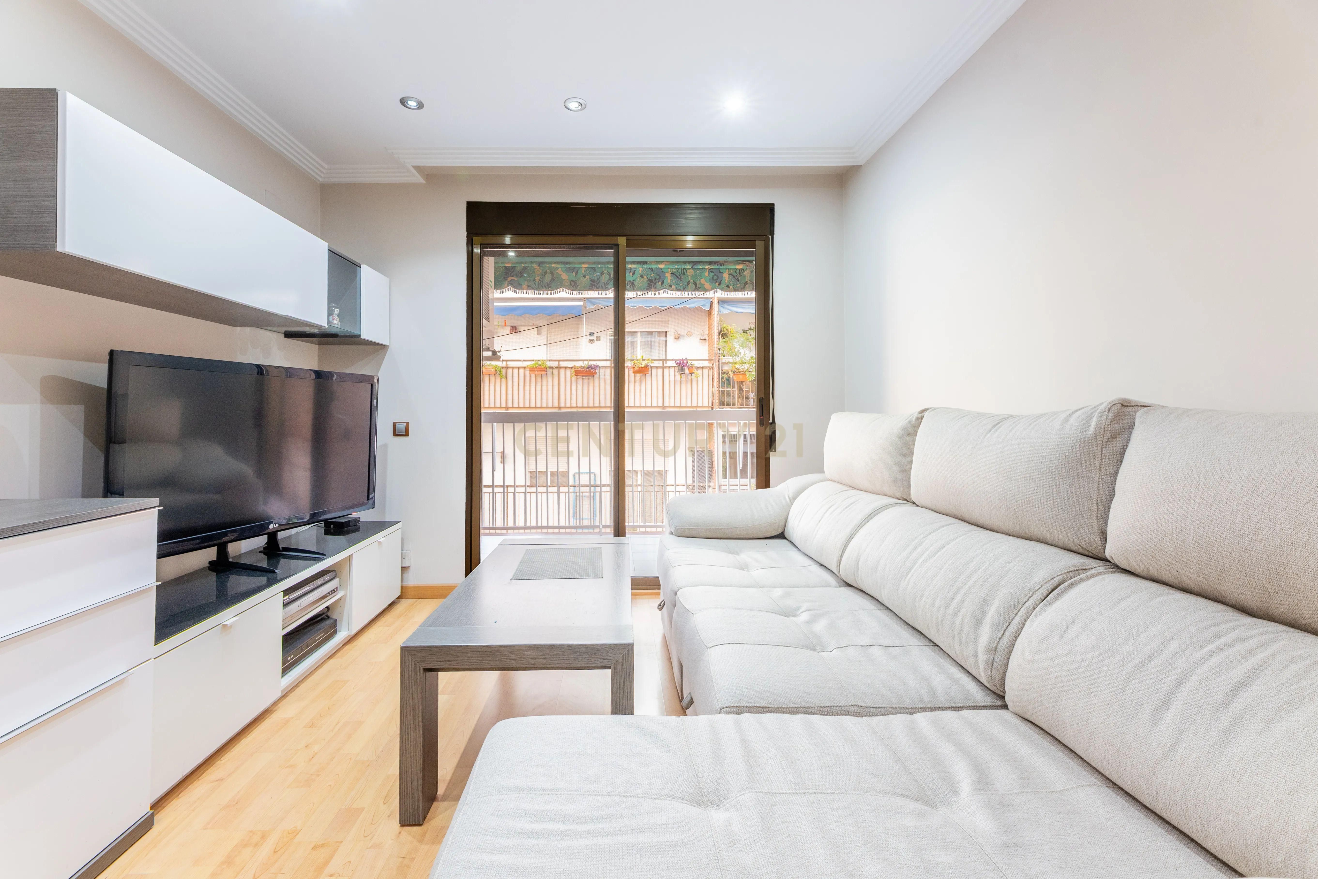 Sala d'estar de Pis en venda en  Valencia Capital amb Aire condicionat