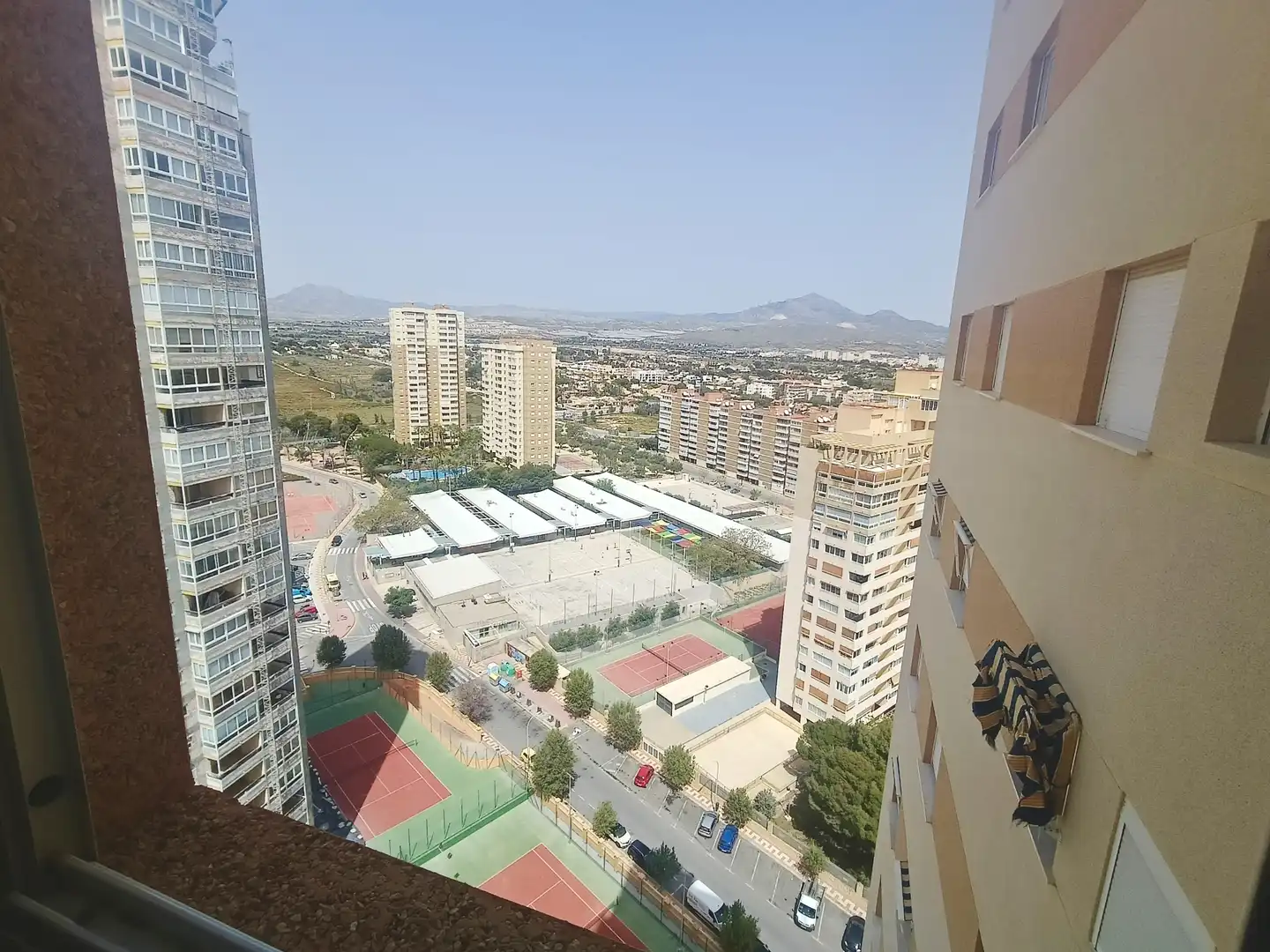Außenansicht von Wohnungen zum Verkauf in El Campello mit Heizung, Parkett und Terrasse