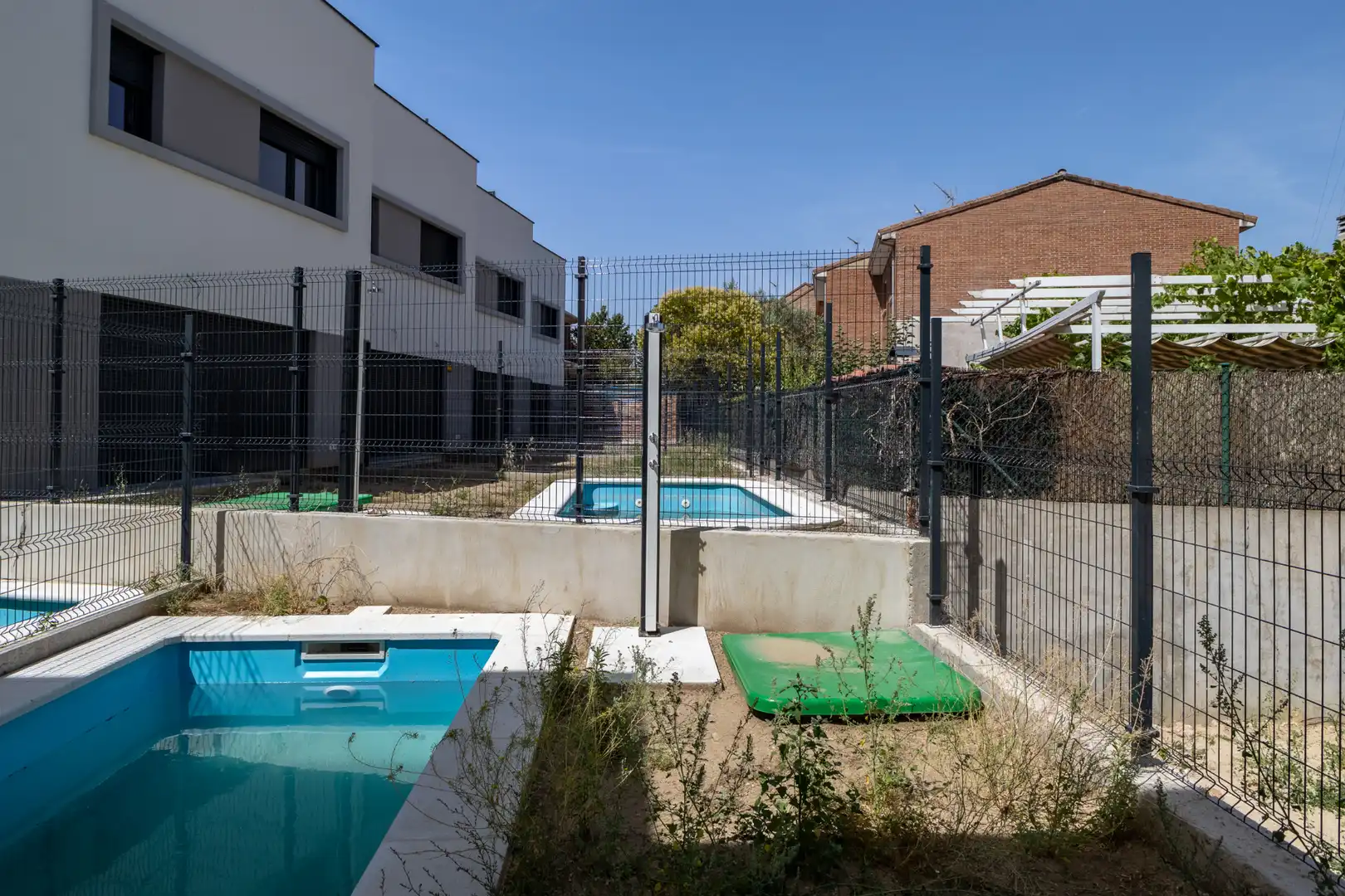 Piscina de Casa adosada en venda en Villanueva del Pardillo amb Aire condicionat, Jardí privat i Terrassa