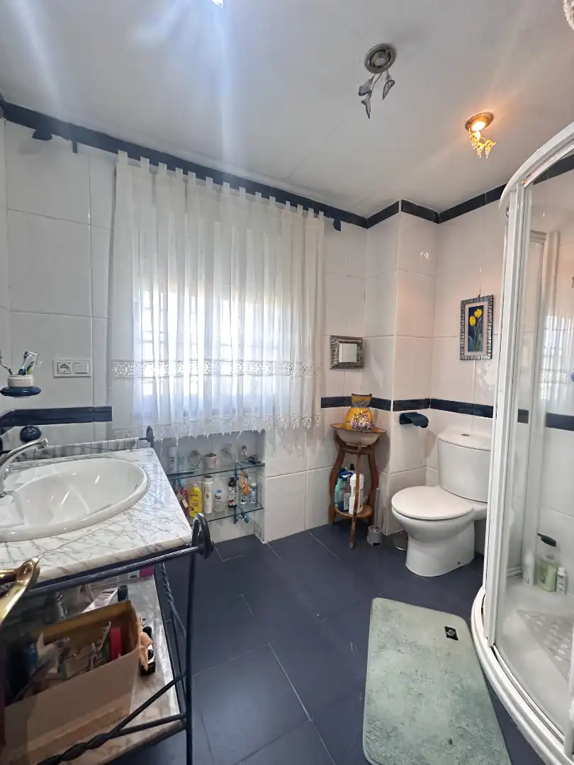 Baño de Casa o chalet en venta en Las Rozas de Madrid con Aire acondicionado, Calefacción y Jardín privado