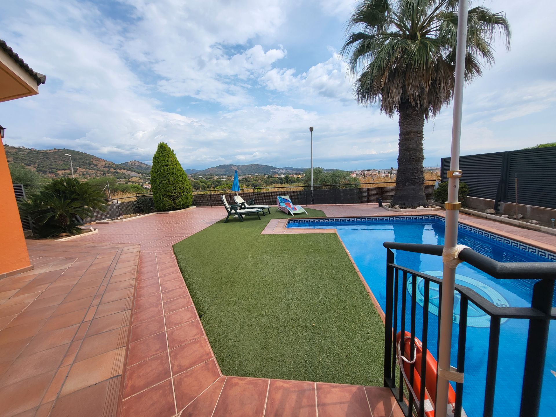 Piscina de Casa o xalet en venda en Calella amb Aire condicionat, Calefacció i Parquet