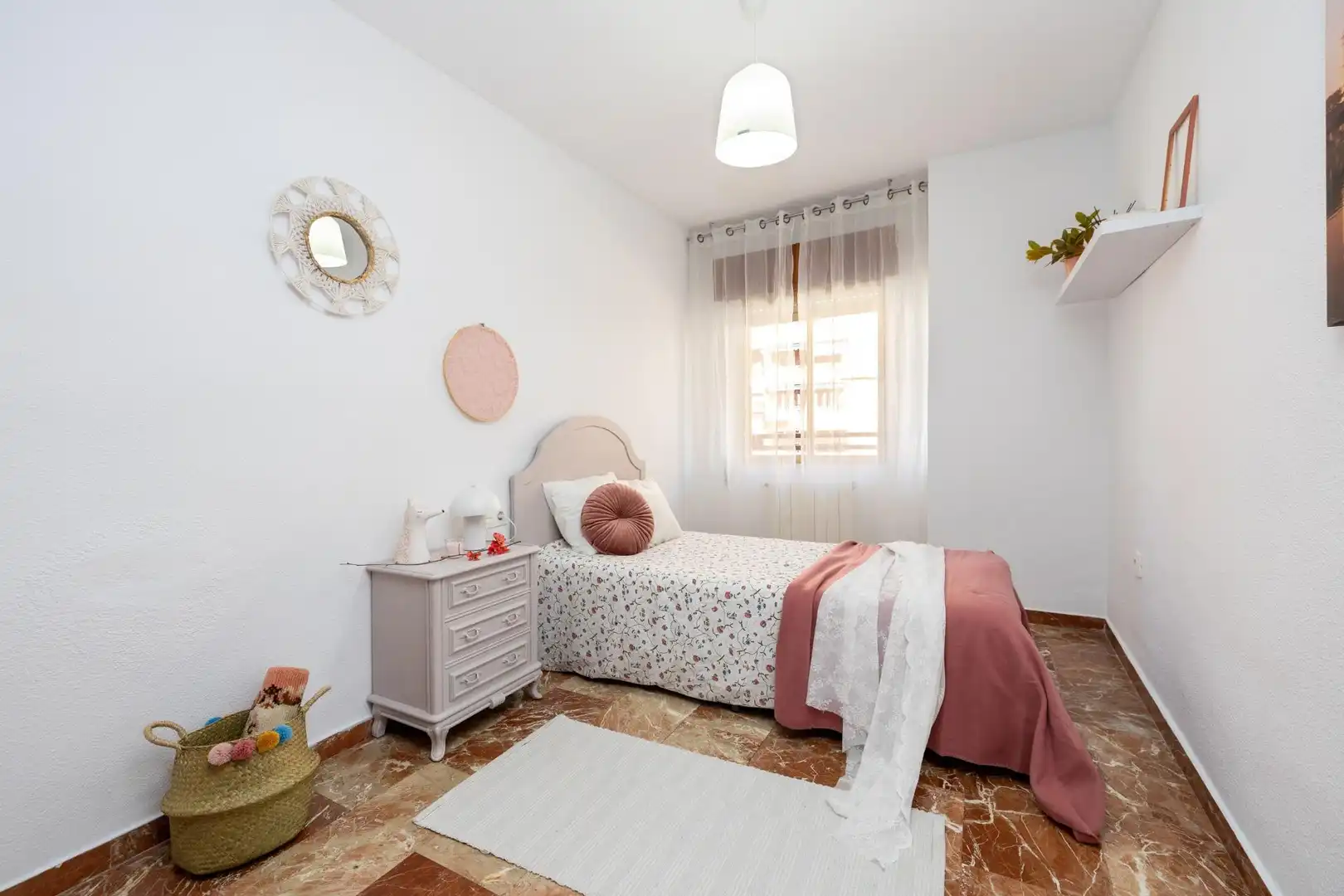 Habitación de Piso en venta en Granada con Calefacción y Balcón