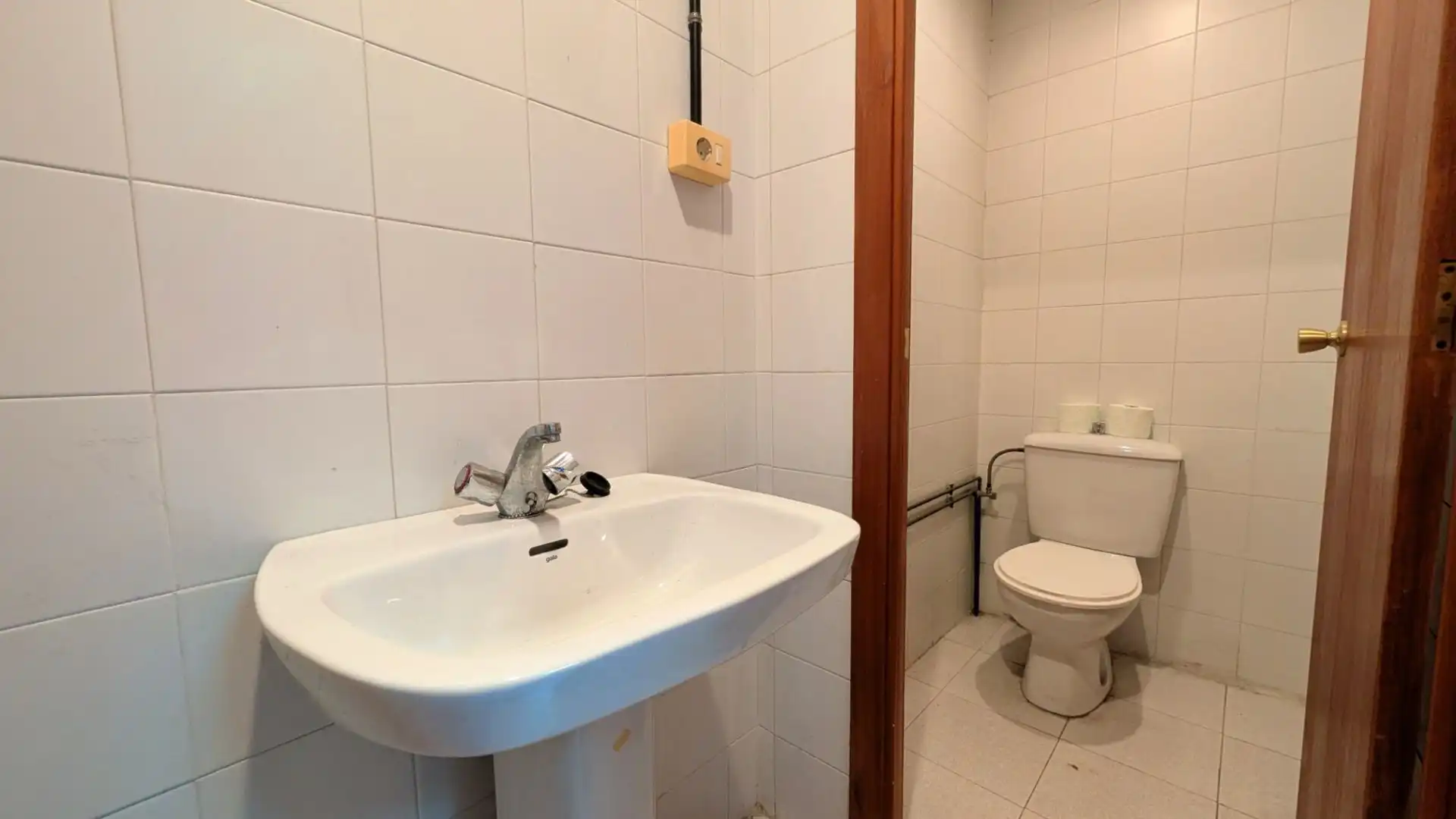 Baño de Nave industrial de alquiler en Zaragoza