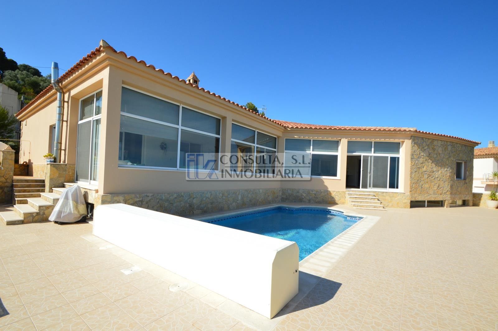 Piscina de Casa o xalet en venda en Vinaròs amb Calefacció, Jardí privat i Terrassa