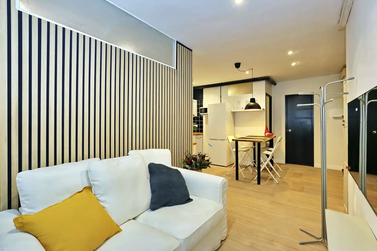 Wohnzimmer von Wohnung zum Verkauf in Barcelona mit Klimaanlage, Heizung und Möbliert