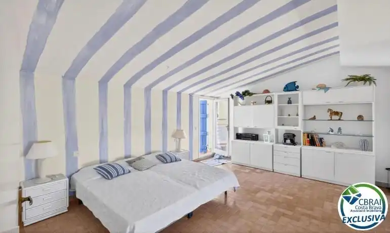 Habitación de Apartamento en venta en Empuriabrava con Aire acondicionado, Trastero y Piscina