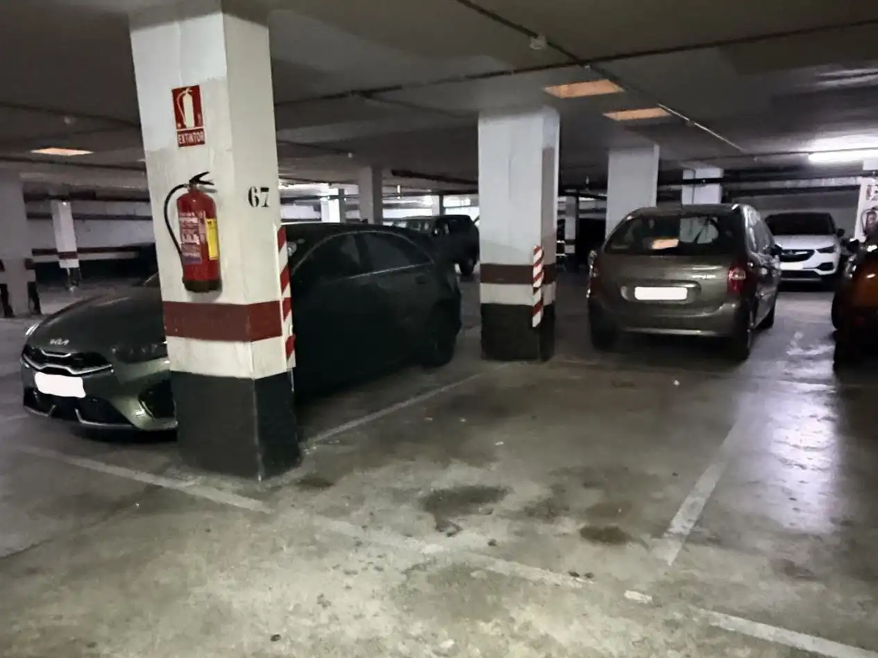 Aparcament de Garatge de lloguer en Zaragoza