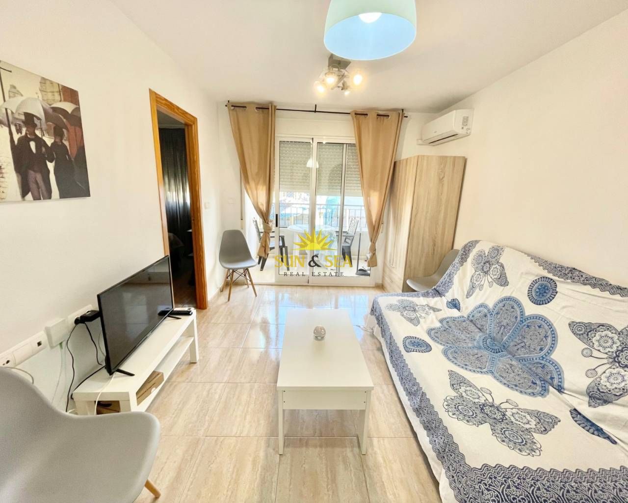 Living room of Flat to rent in Torrevieja  with Furnished, TV and Community pool