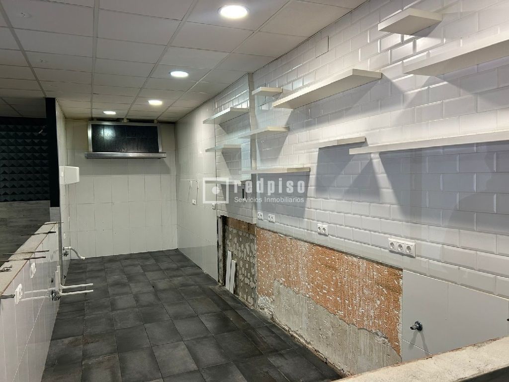 Local de lloguer a San Lorenzo, Florida Baja, Florida - Ciudad de Asís