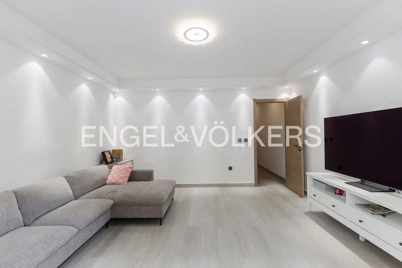 Sala d'estar de Casa o xalet en venda en Barcelona amb Aire condicionat, Calefacció i Terrassa